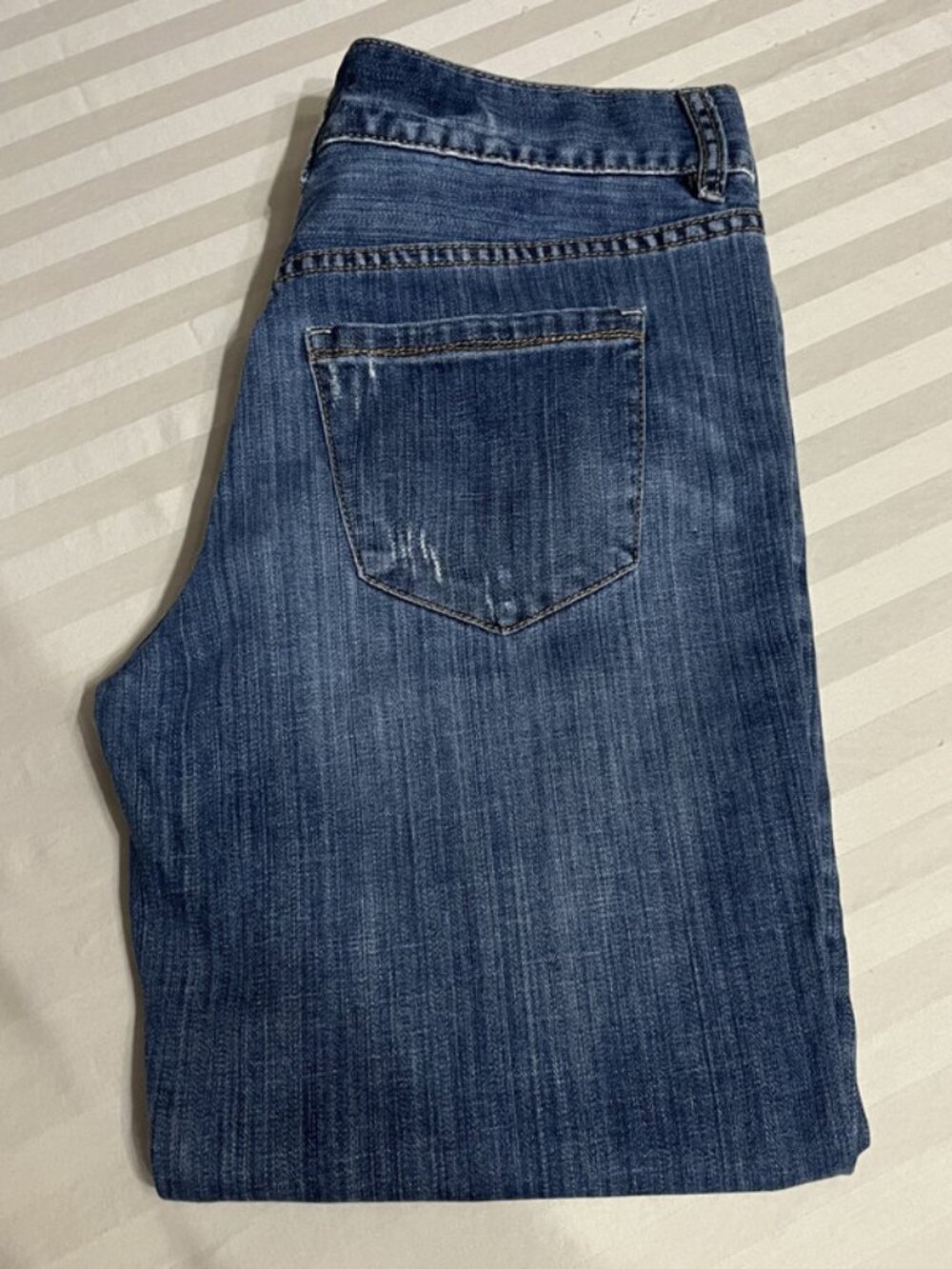 a.n.a. Women’s Size 6 Boyfriend Fit Stretch Jeans